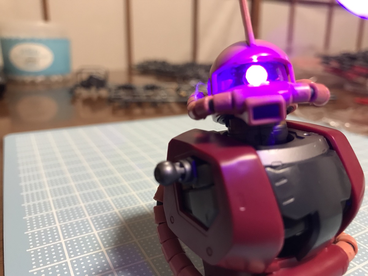 ガンプラの改造で光らせる